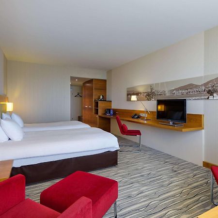 Moevenpick Hotel Geneva Мейрин Екстериор снимка