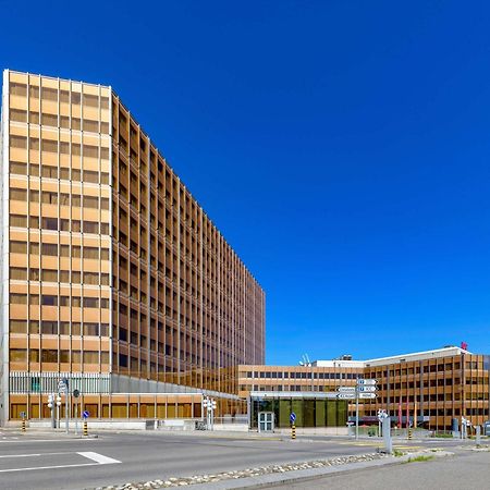 Moevenpick Hotel Geneva Мейрин Екстериор снимка
