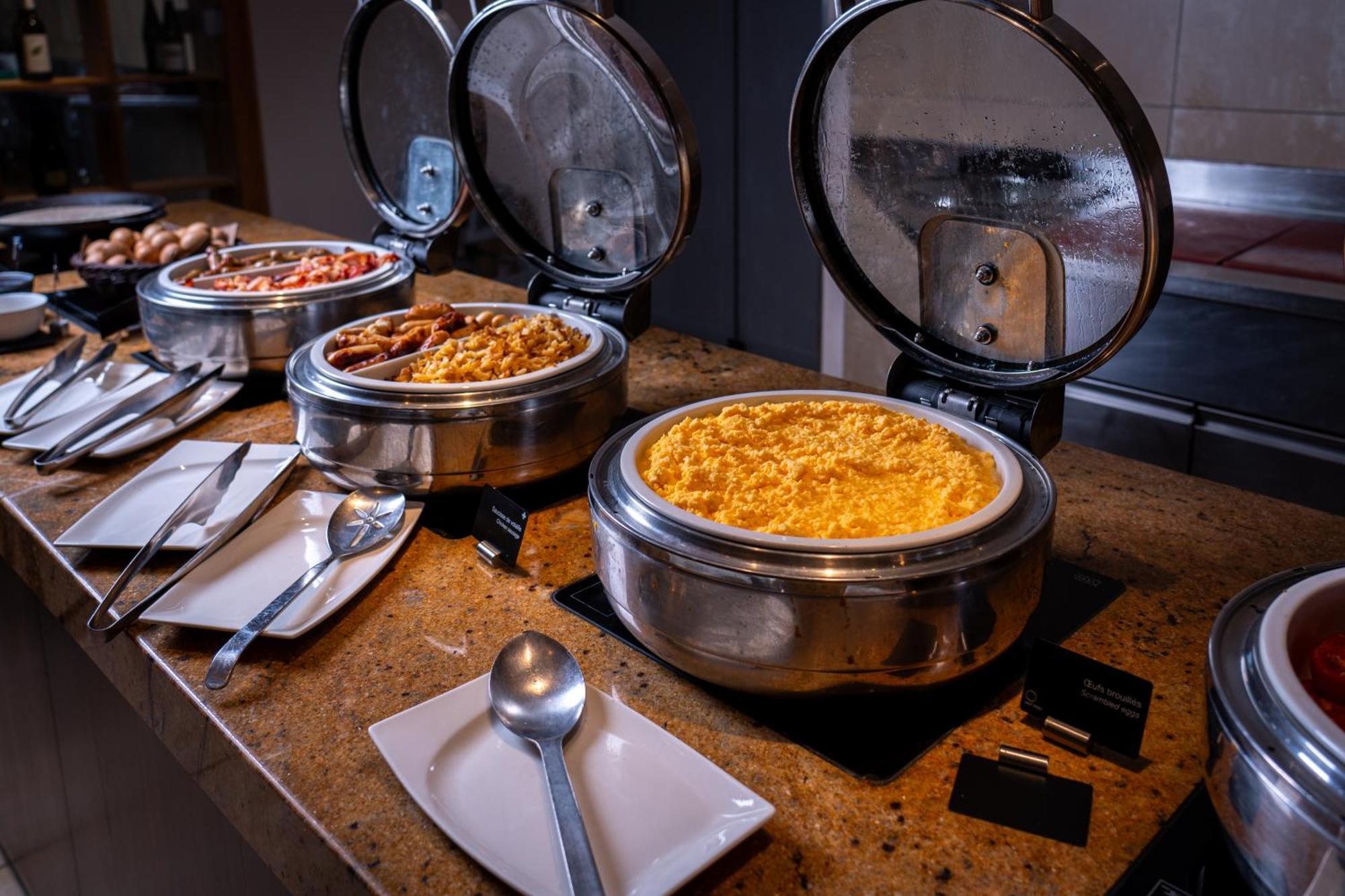 Moevenpick Hotel Geneva Мейрин Екстериор снимка