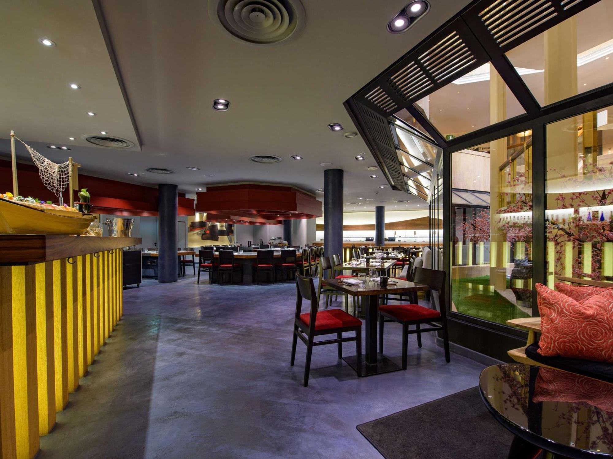 Moevenpick Hotel Geneva Мейрин Екстериор снимка