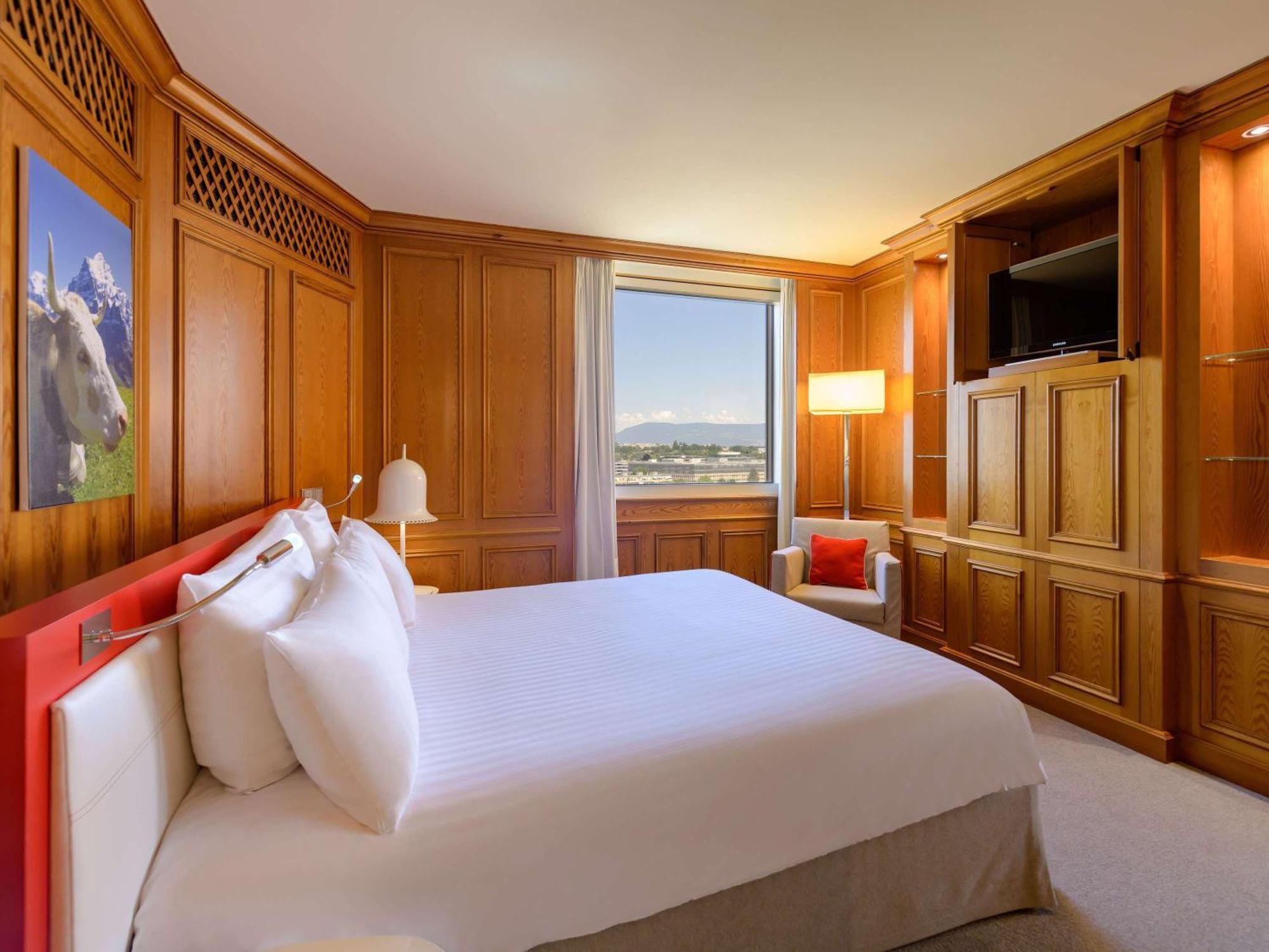 Moevenpick Hotel Geneva Мейрин Екстериор снимка