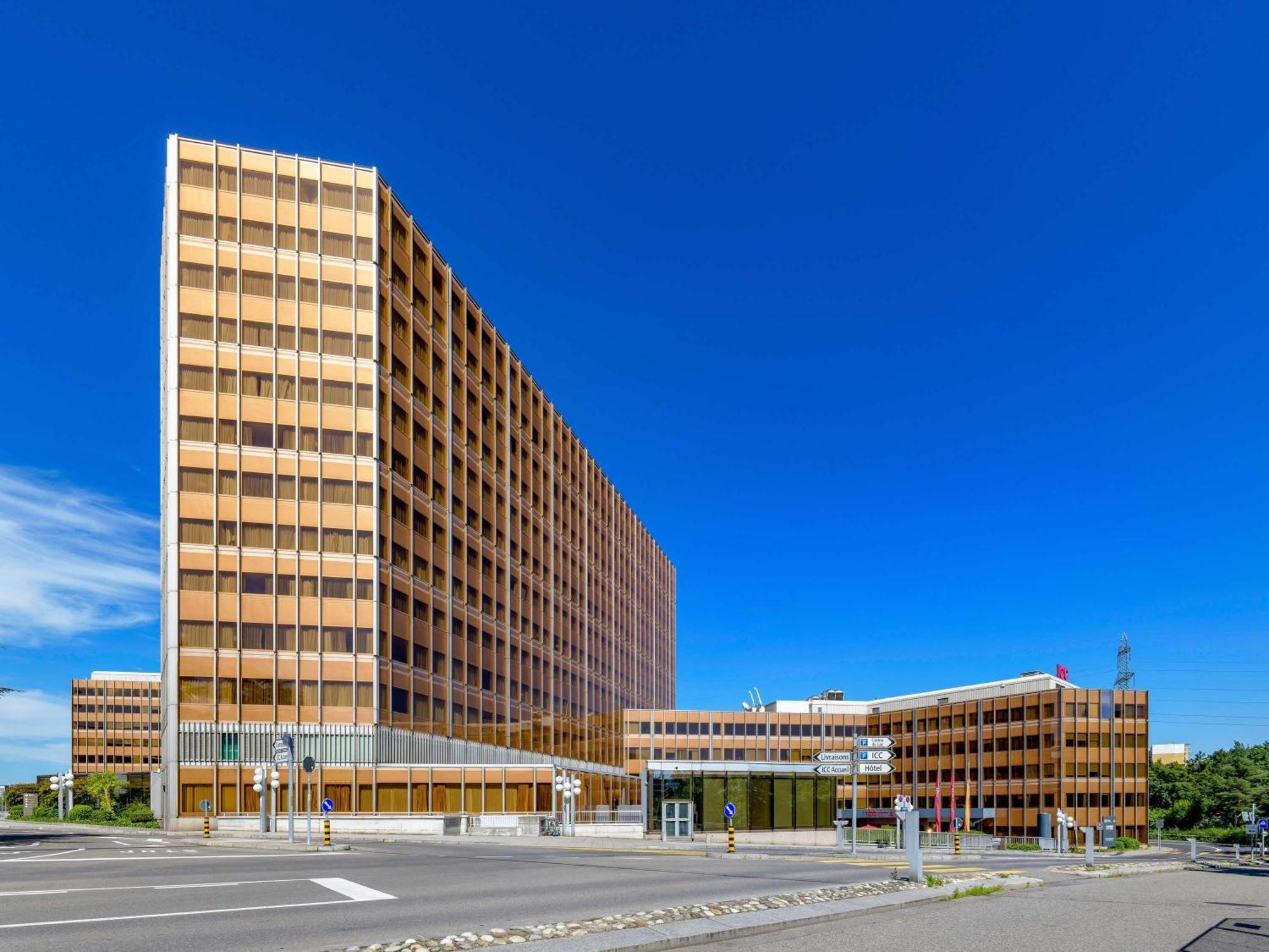 Moevenpick Hotel Geneva Мейрин Екстериор снимка